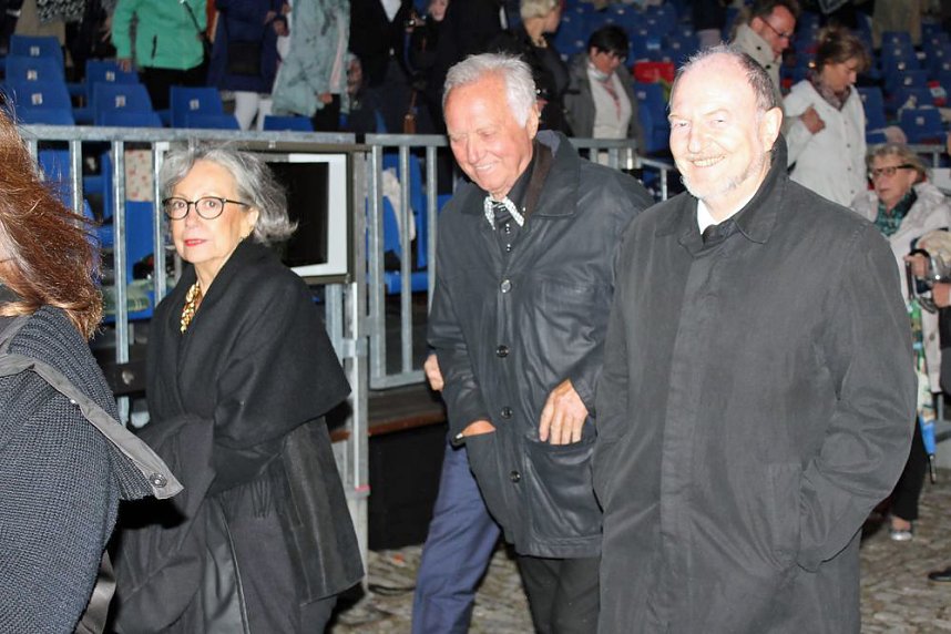 Premierengefl&uuml;ster