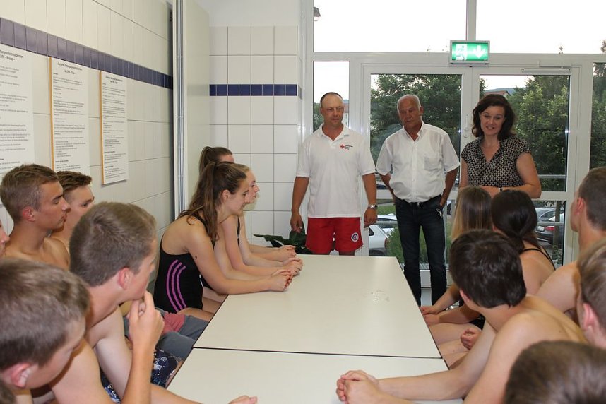 Zertifikate f&uuml;r Rettungsschwimmer &uuml;bergeben