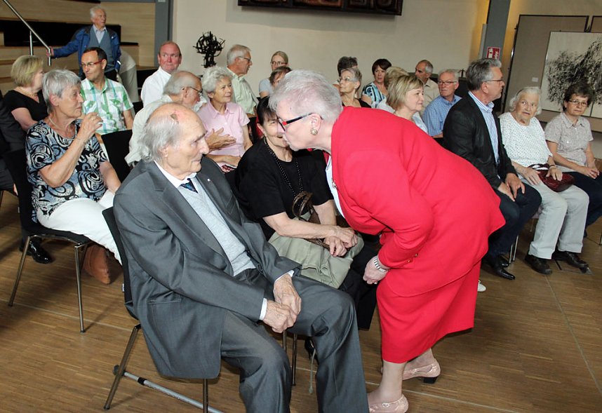 Ausstellung von Heinz Scharr er&ouml;ffnet