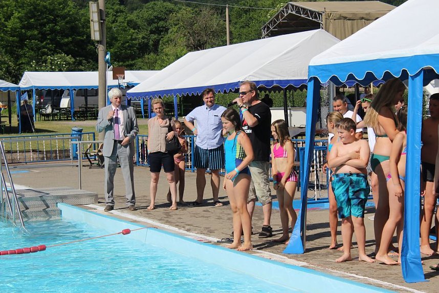 24-h-Schwimmen gestartet