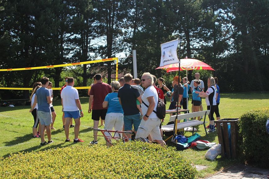 24-h-Schwimmen gestartet