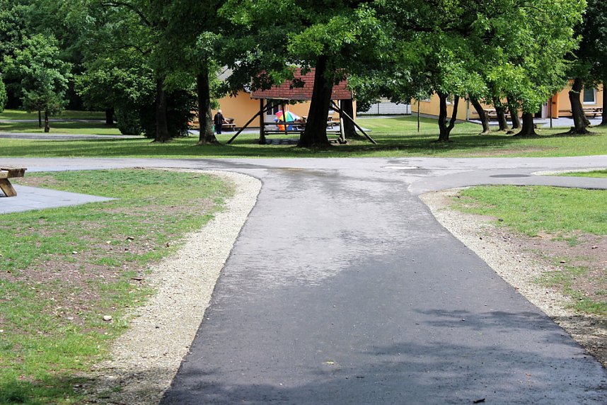 Barrierefreies Wegenetz im Ferienpark Feuerkuppe...