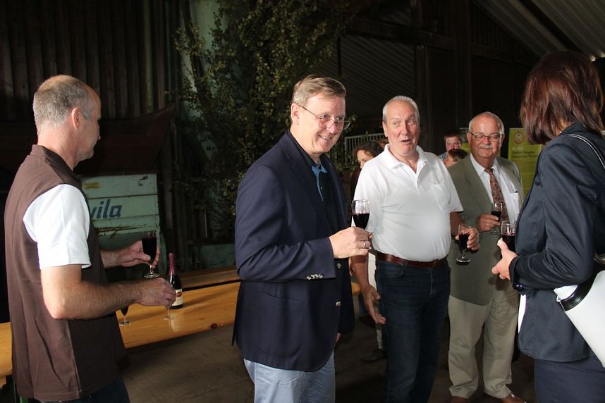  Ministerpr&auml;sident wird Pate von Tieren