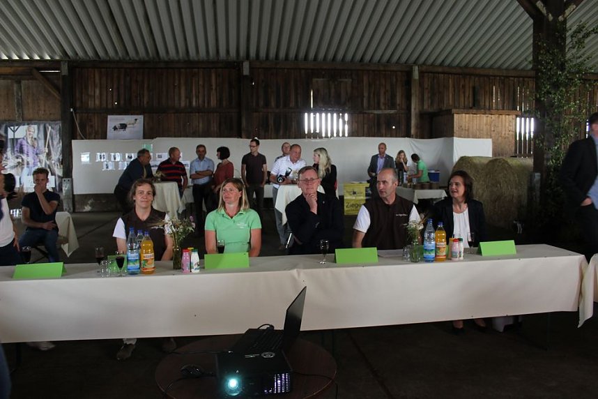  Ministerpr&auml;sident wird Pate von Tieren