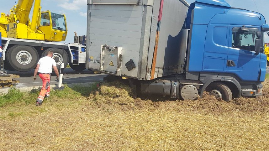 Unfall auf der B4 in H&ouml;he Fuchsfarm
