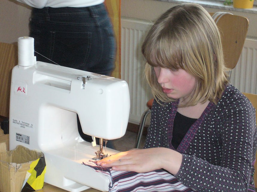 Kinder & Jugendliche n&auml;hen