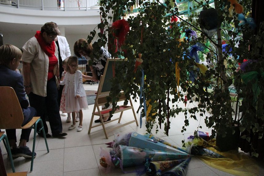 Einschulung und Einweihung neuer R&auml;ume