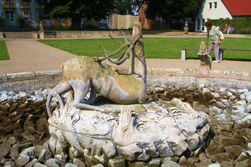 Alterskameraden der Feuerwehr besuchten den Schlosspark in Ebeleben