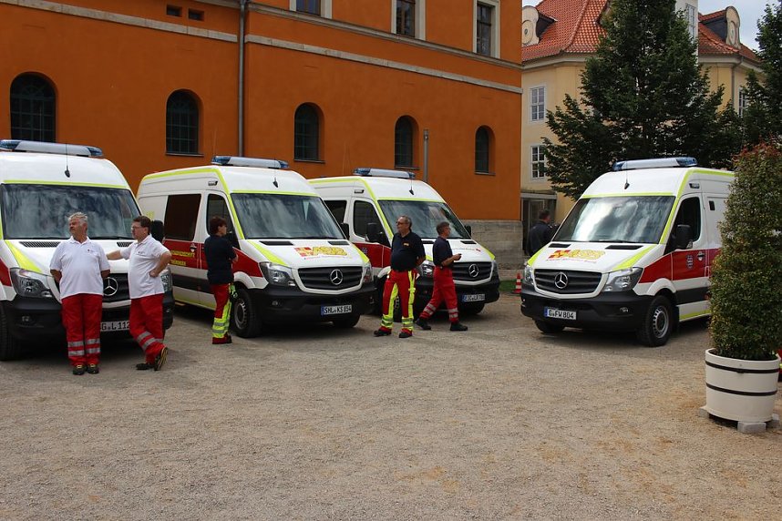 24 wertvolle "Kutschen" &uuml;bergeben