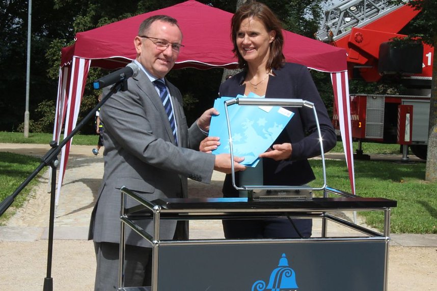 24 wertvolle "Kutschen" &uuml;bergeben