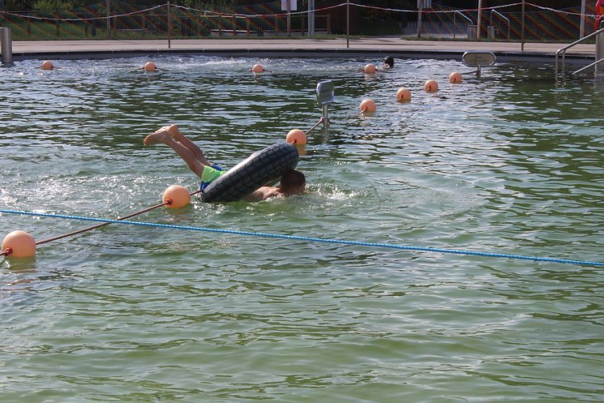 Schwimmbadfest er&ouml;ffnet