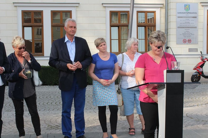 Menschenkette gegen Gewalt