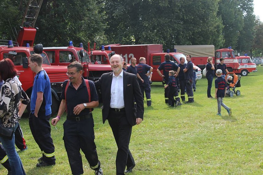  Vereine feiern mit den Kameraden der FFW