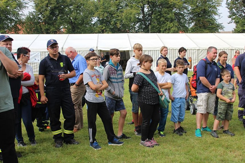  Vereine feiern mit den Kameraden der FFW