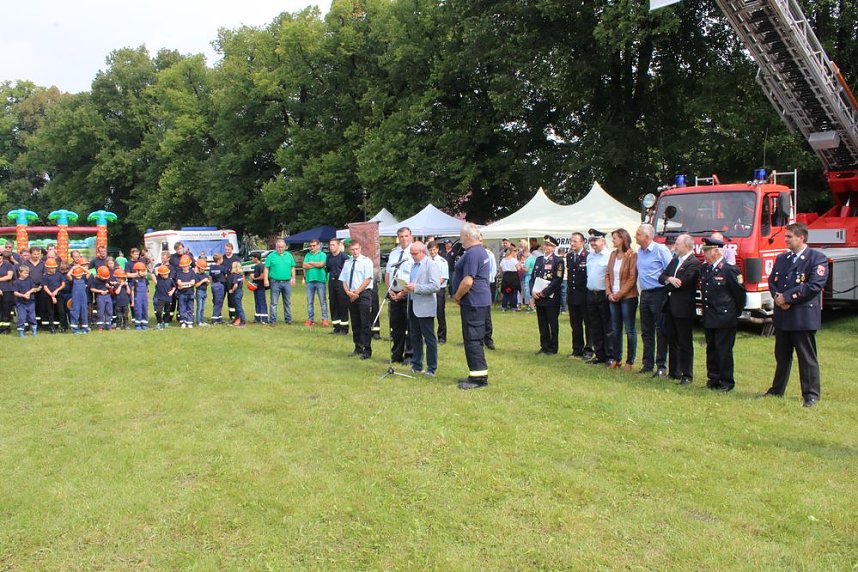  Vereine feiern mit den Kameraden der FFW