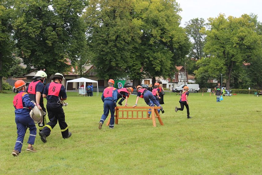  Vereine feiern mit den Kameraden der FFW