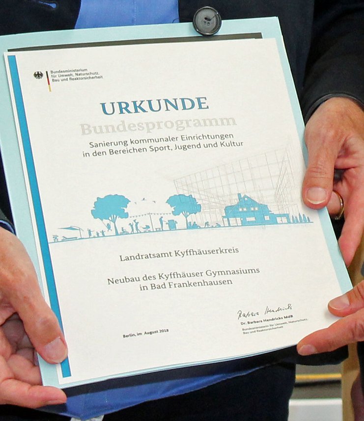 Feierlicher Spatenstich