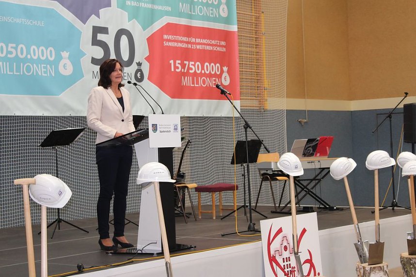 Feierlicher Spatenstich