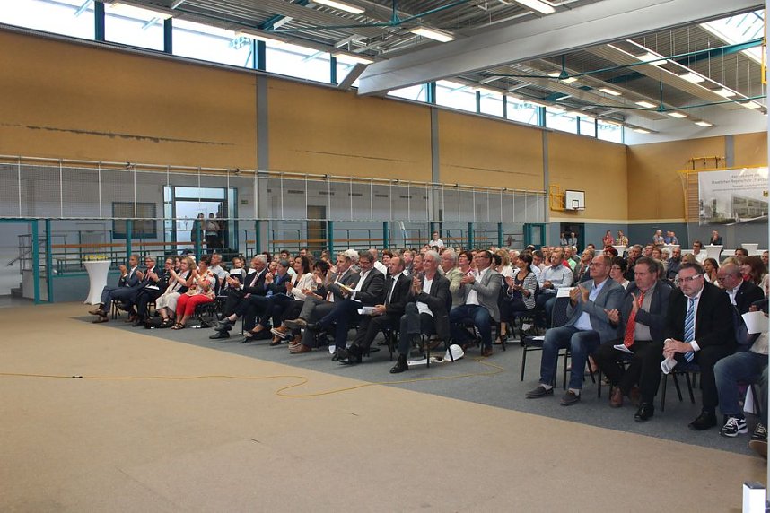 Feierlicher Spatenstich