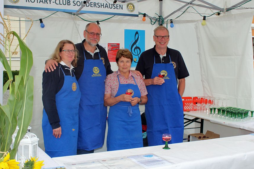 Weinprinzessin Shantel I. gekr&ouml;nt
