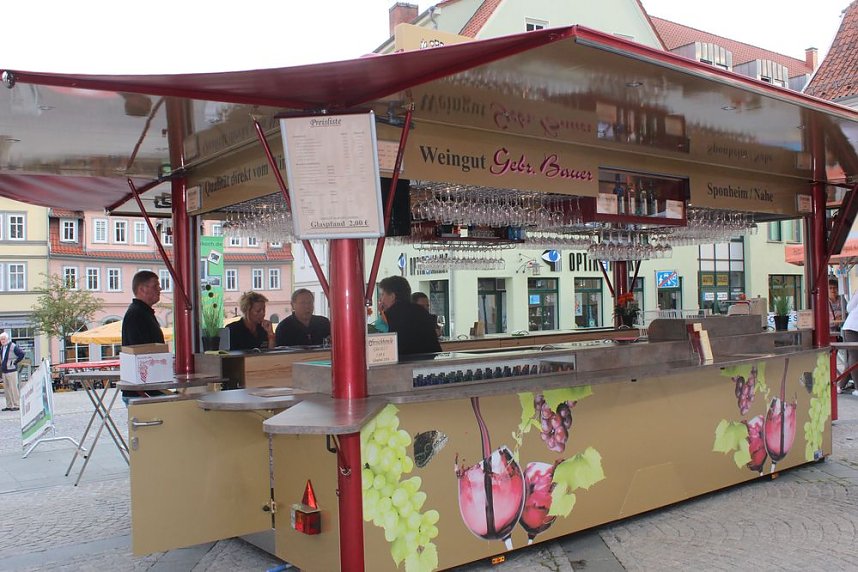 Weinprinzessin Shantel I. gekr&ouml;nt