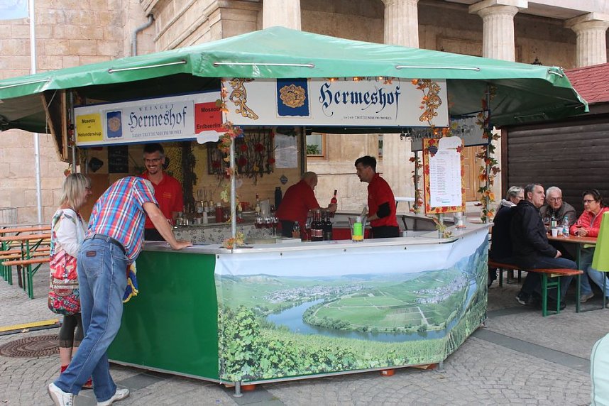 Weinprinzessin Shantel I. gekr&ouml;nt