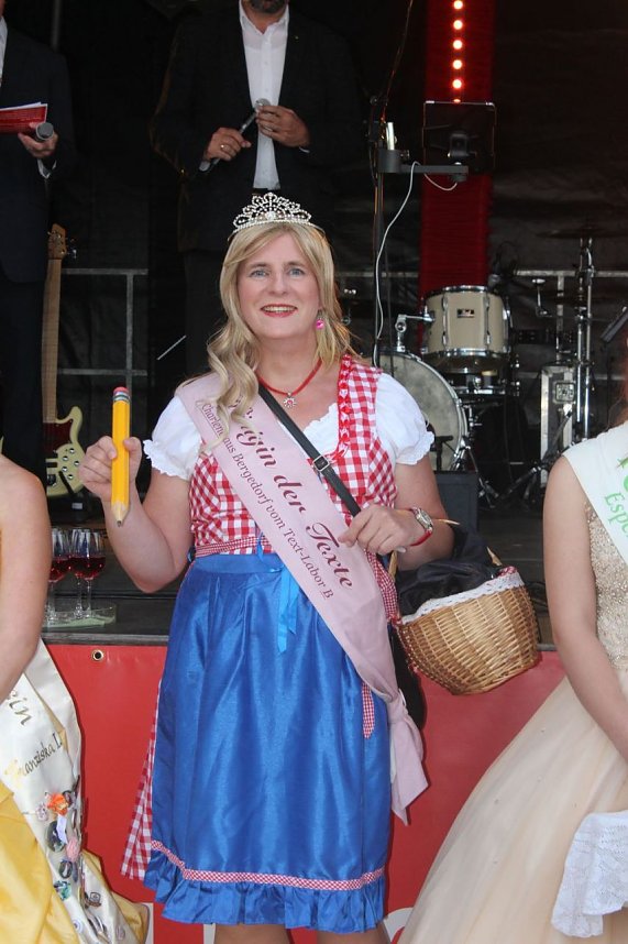 Weinprinzessin Shantel I. gekr&ouml;nt