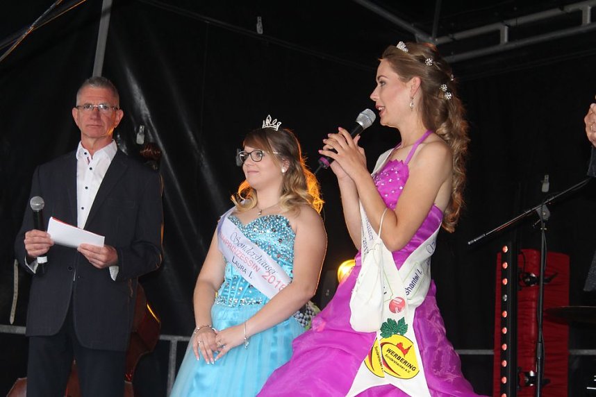 Weinprinzessin Shantel I. gekr&ouml;nt