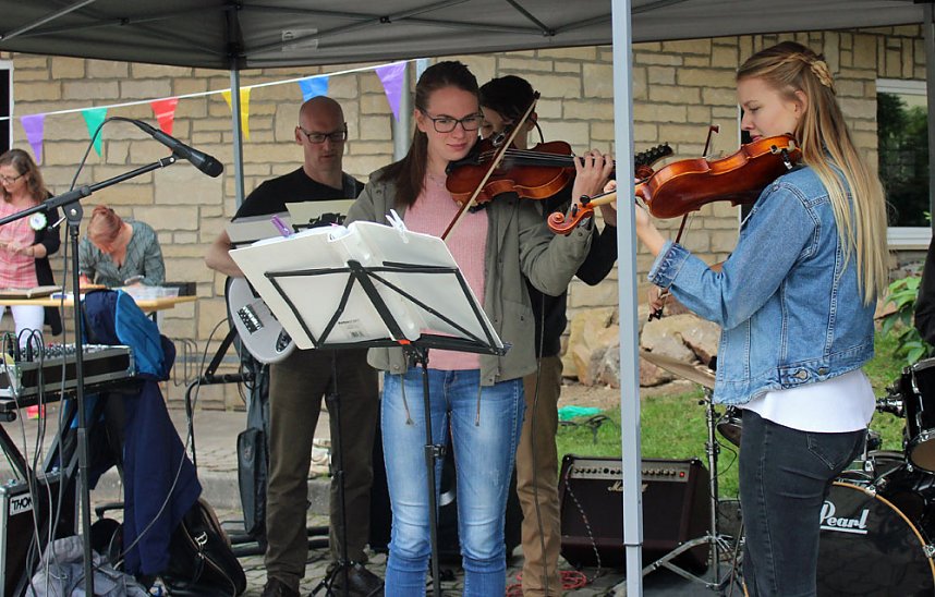 Neben G&ouml;ldner gefeiert