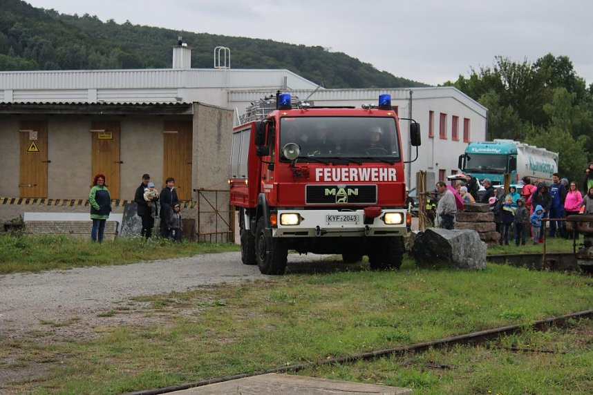 Am Gel&auml;nde des Eisenbahnvereines in der Erfurter Stra&szlig;e / Am Petersenschacht fand am sp&auml;ten Nachmittag eine Rettungsgro&szlig;&uuml;bung statt (<b>Update</b>)...  Die diesj&auml;hrigen Gro&szlig;&uuml;bung fand in der N&auml;he des Hauptbahnhofs in Sondershausen statt. Alle drei Jahr steht so eine Gro&szlig;&uuml;bung auf dem Plan. Waren es beim beim letzten Mal 30 Verletzte in einem Eisenbahnwaggon, waren dieses dieses Mal "nur" acht verl