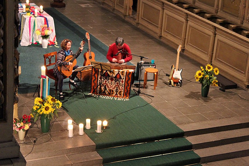 Duo Parwaneh in der Trinitatiskirche