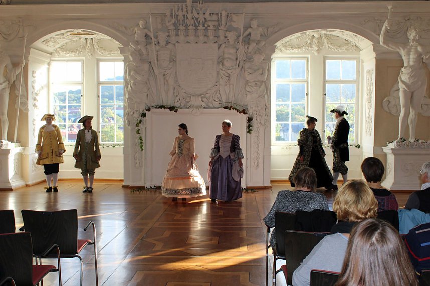 G&uuml;ldener Herbst im Schloss
