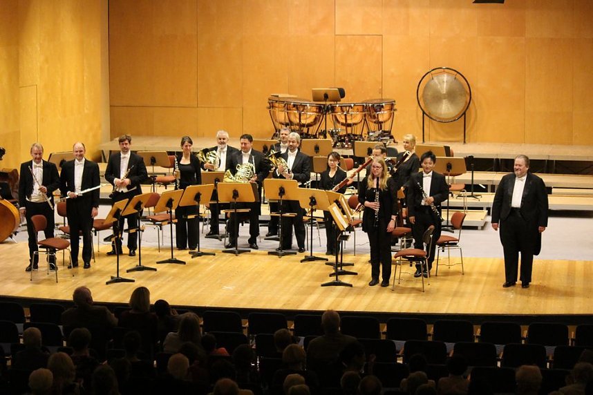 Furioser Start mit "kleiner Bestzung"