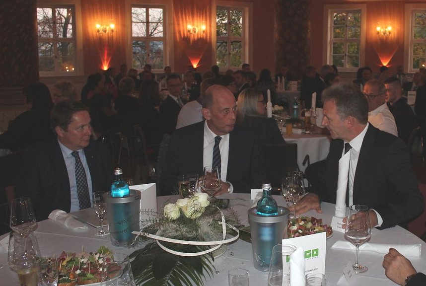  Ausgezeichnete Pr&uuml;fungsleistungen belohnt