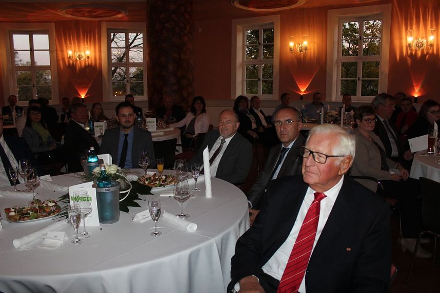  Ausgezeichnete Pr&uuml;fungsleistungen belohnt