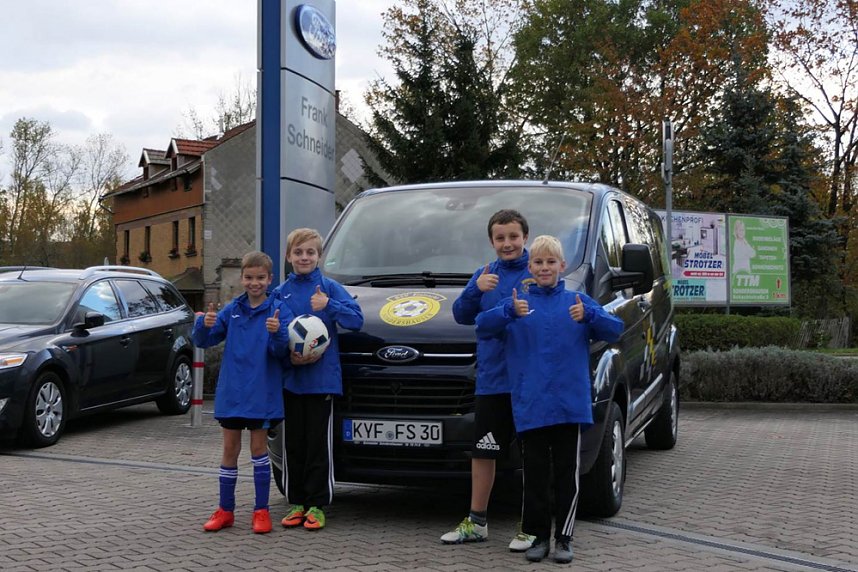 &Uuml;bergabe eines Teambusses