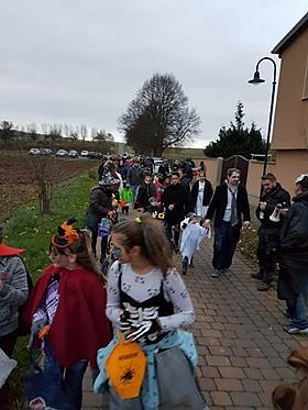 Kinder Halloween in Badra