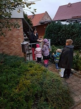 Kinder Halloween in Badra