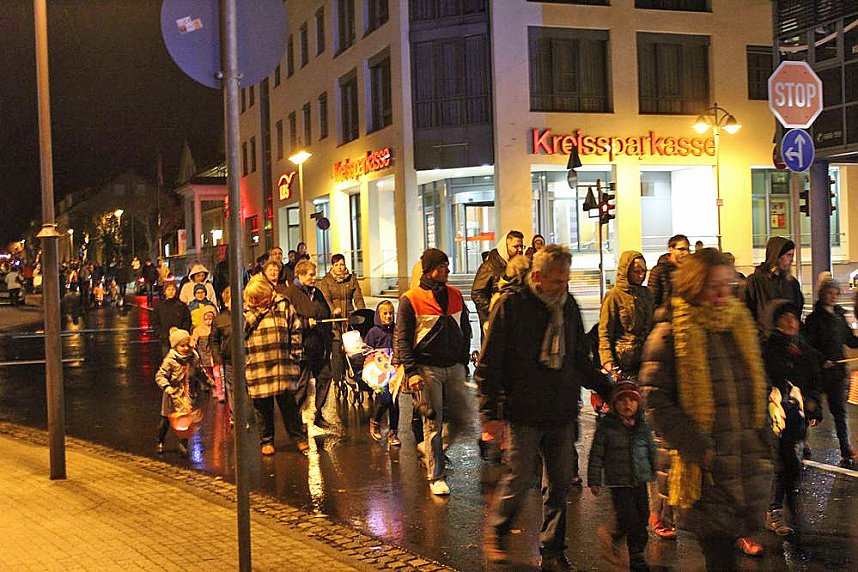 &Ouml;kumenische Martinsfeier durchgef&uuml;hrt