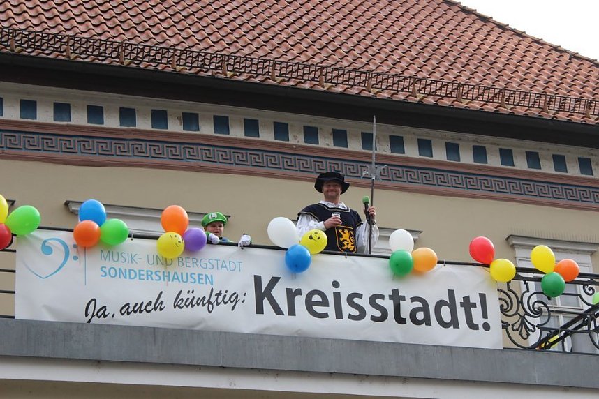 Rathaus "gepl&uuml;ndert"