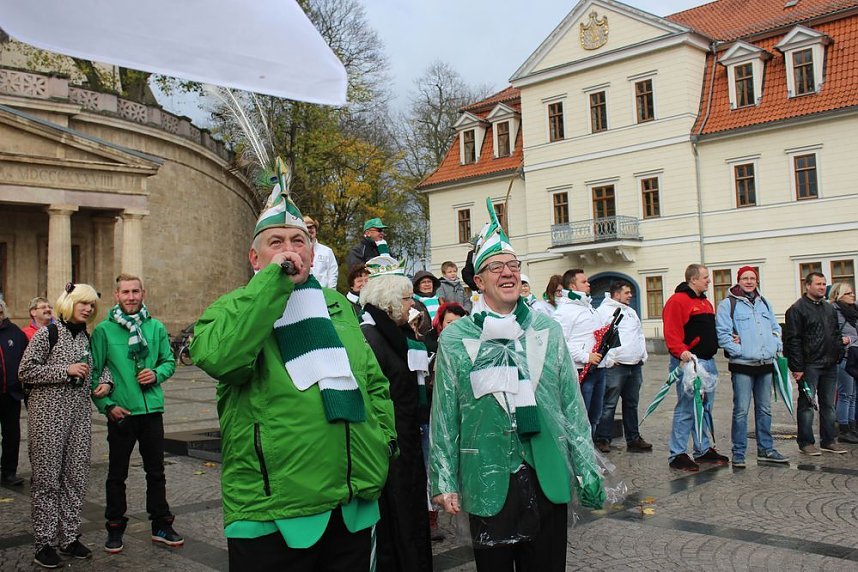 Rathaus "gepl&uuml;ndert"