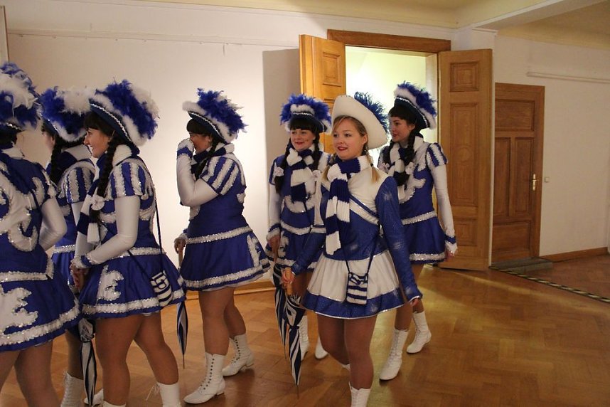 Rathaus "gepl&uuml;ndert"