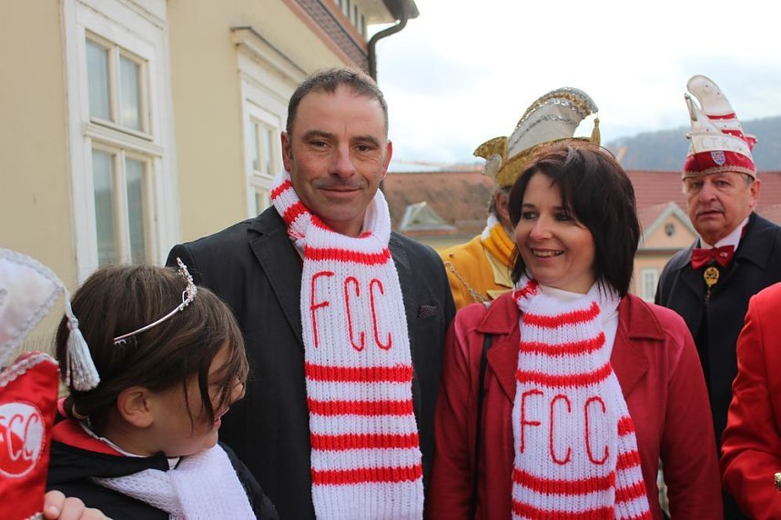 Rathaus "gepl&uuml;ndert"