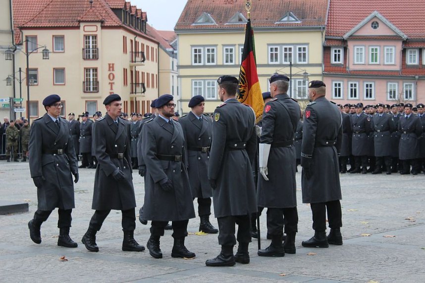 Soldatinnen und Soldaten vereidigt