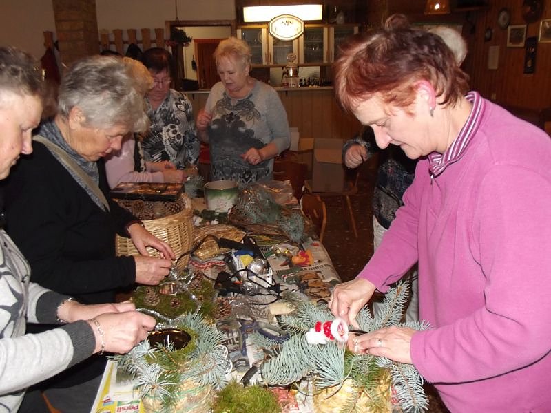 Basteln und Gratulation zur Ehrung mit der Th&uuml;ringer Rose 2017