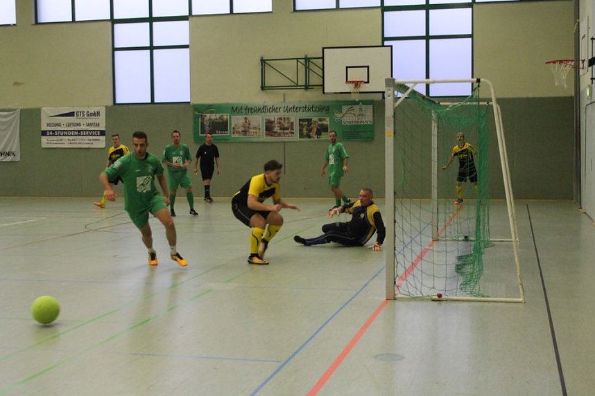 Cup-Verteidiger wurde gefordert