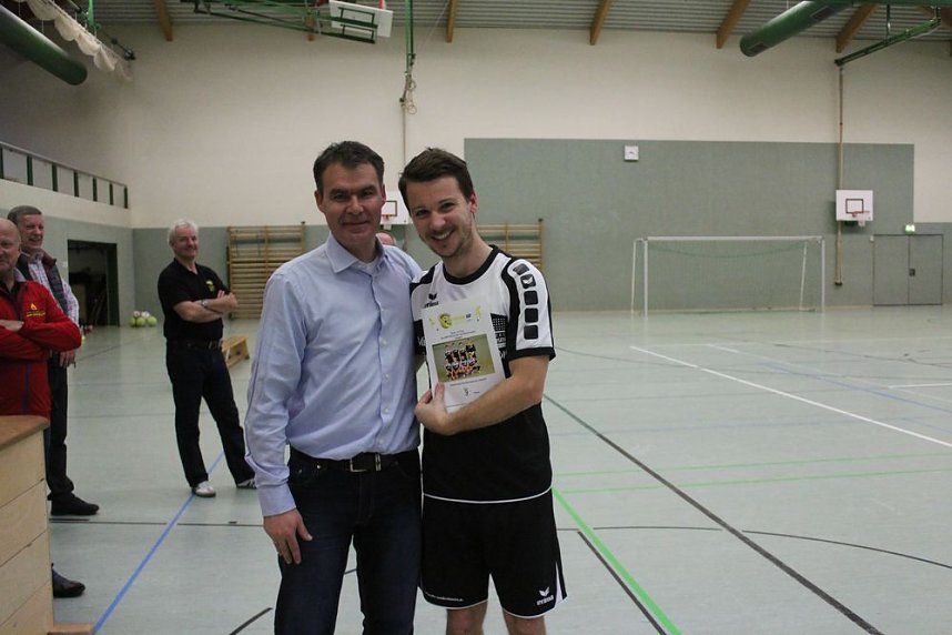 Cup-Verteidiger wurde gefordert