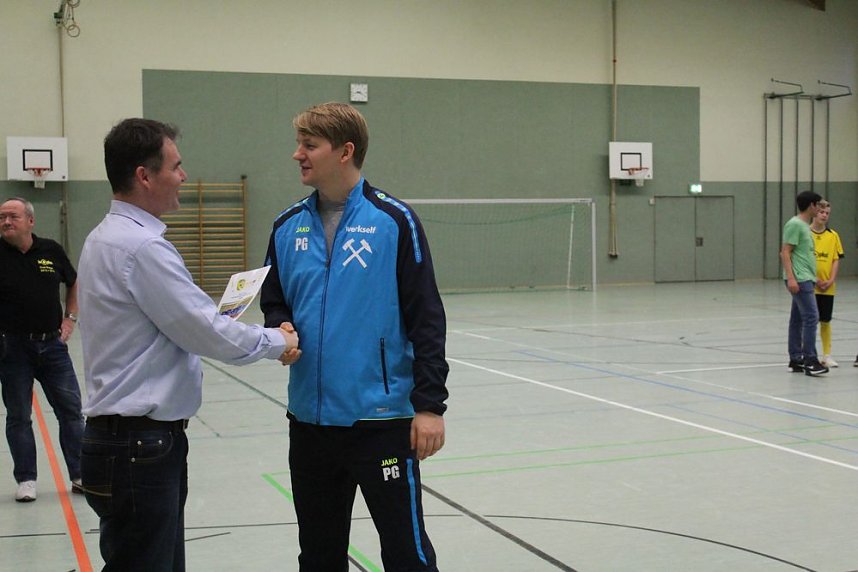 Cup-Verteidiger wurde gefordert