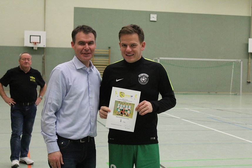 Cup-Verteidiger wurde gefordert