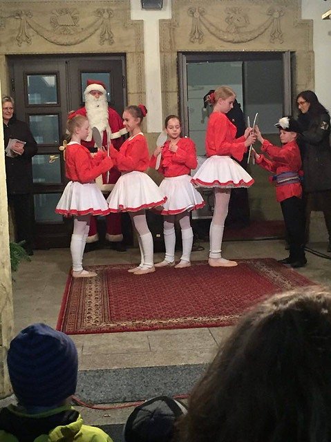 T&auml;nzerische Vorweihnachtszeit